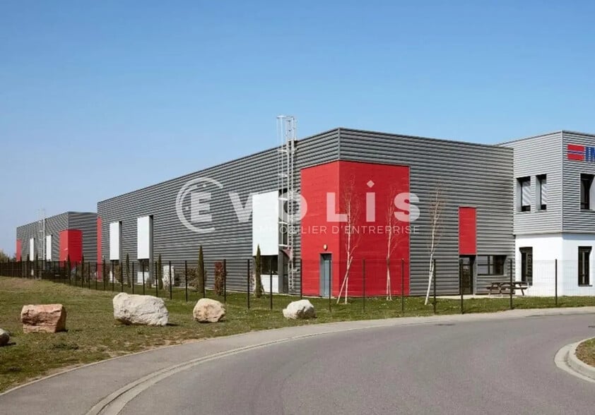 7 Rue De Lombardie, Saint-Priest à louer - Photo de l’immeuble – Image 2 sur 4