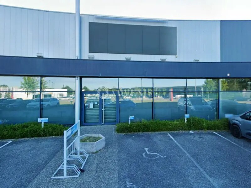 Local commercial dans Hoenheim à louer Photo de l’immeuble– Image 1 sur 3