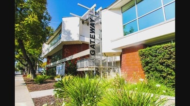 678 S Indian Hill Blvd, Claremont, CA à louer - Vidéo sur l’annonce professionnelle 