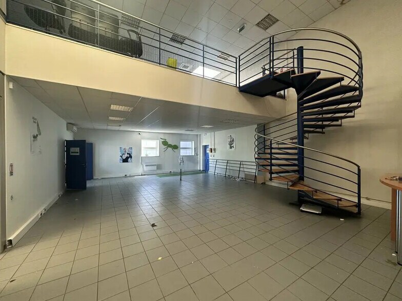 Local d’activités dans Mundolsheim à louer - Photo de l’immeuble – Image 1 sur 5