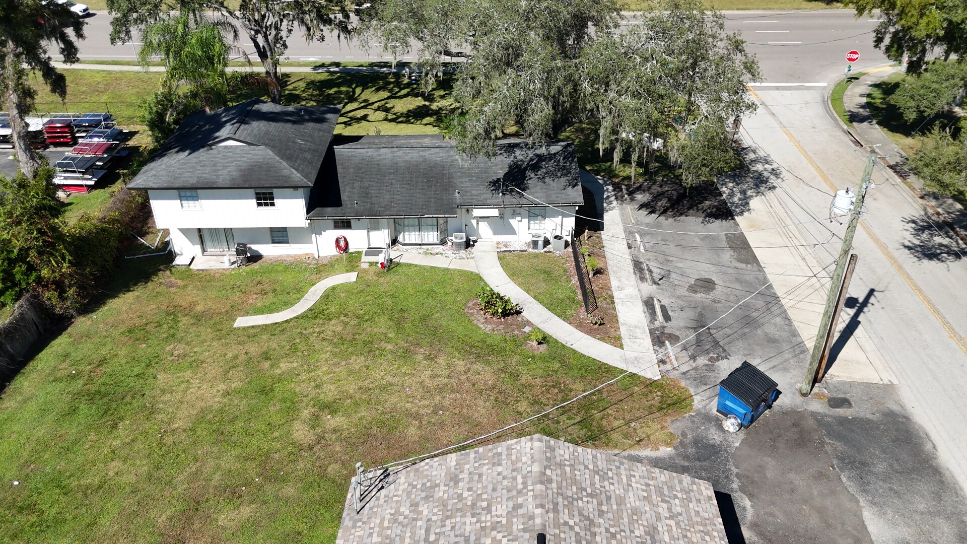 855 E Brandon Blvd, Brandon, FL à louer Photo de l’immeuble– Image 1 sur 32