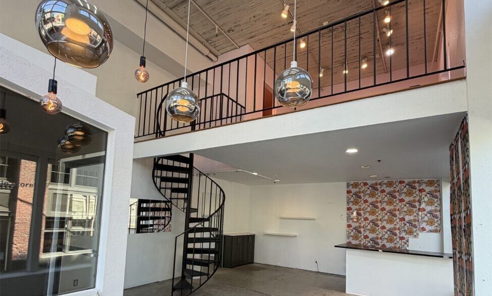 411-425 E Pine St, Seattle, WA à louer - Photo de l’immeuble – Image 3 sur 12