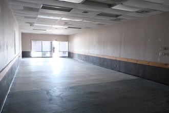 2521-2525 N Grand Ave, Santa Ana, CA à louer Photo intérieure– Image 2 sur 4