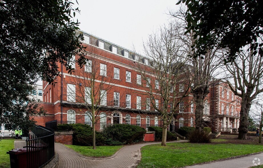 Manor Court, Exeter à louer - Photo principale – Image 1 sur 10