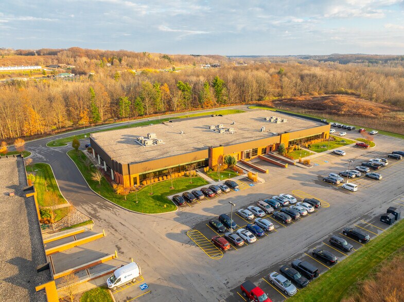7620 Omnitech Pl, Victor, NY à louer - Photo de l’immeuble – Image 2 sur 14
