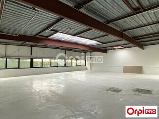 Plus de détails pour Local d'activités à louer
