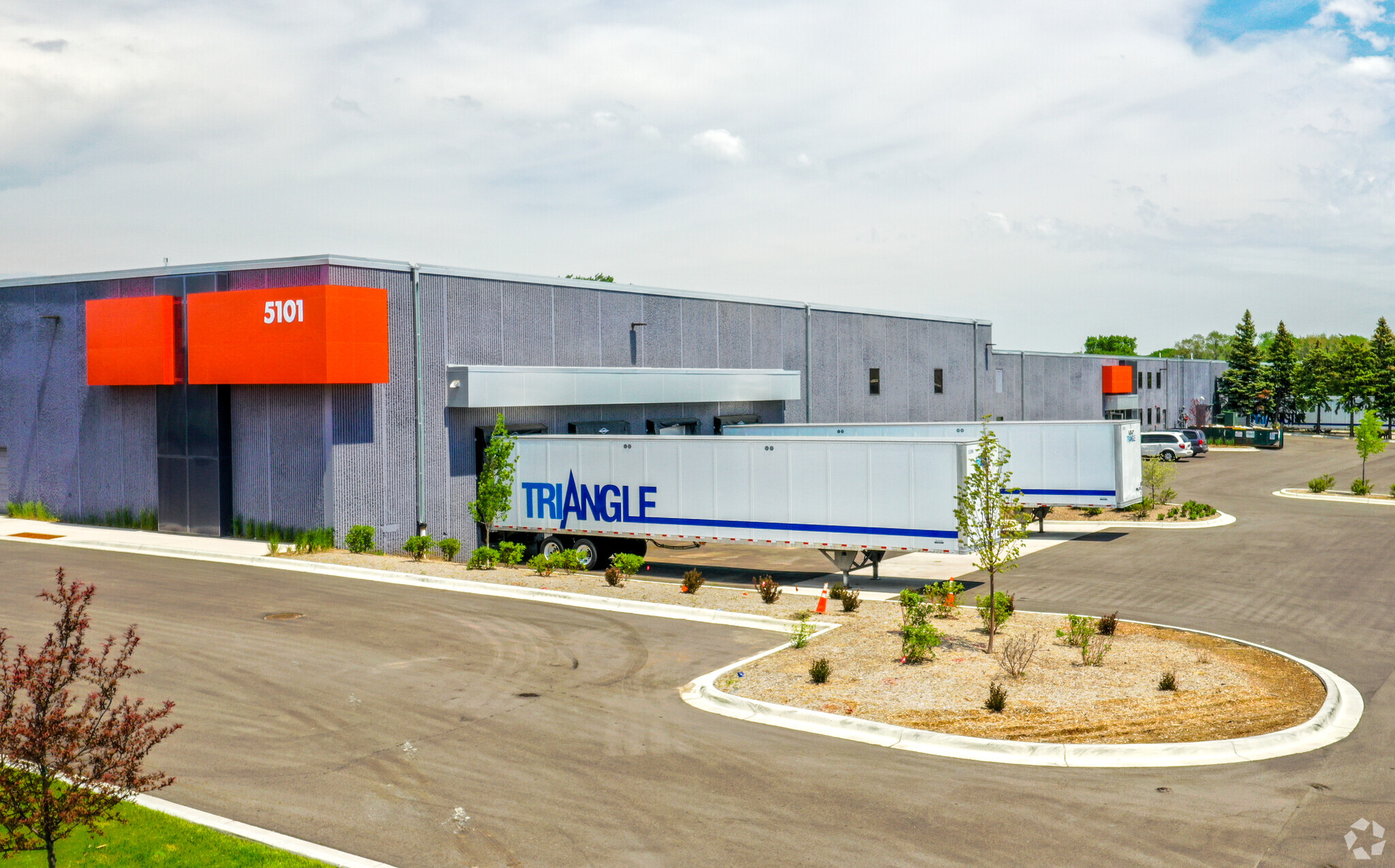 5101 Industrial Blvd, Fridley, MN à louer Photo principale– Image 1 sur 8