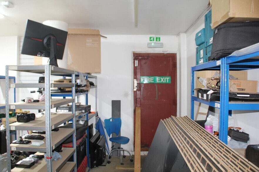 21-23 Rushey Green, Londres à louer - Photo de l’immeuble – Image 3 sur 7