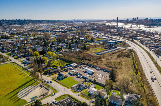12513 114 Av, Surrey, BC à vendre - Photo de l’immeuble – Image 3 sur 3