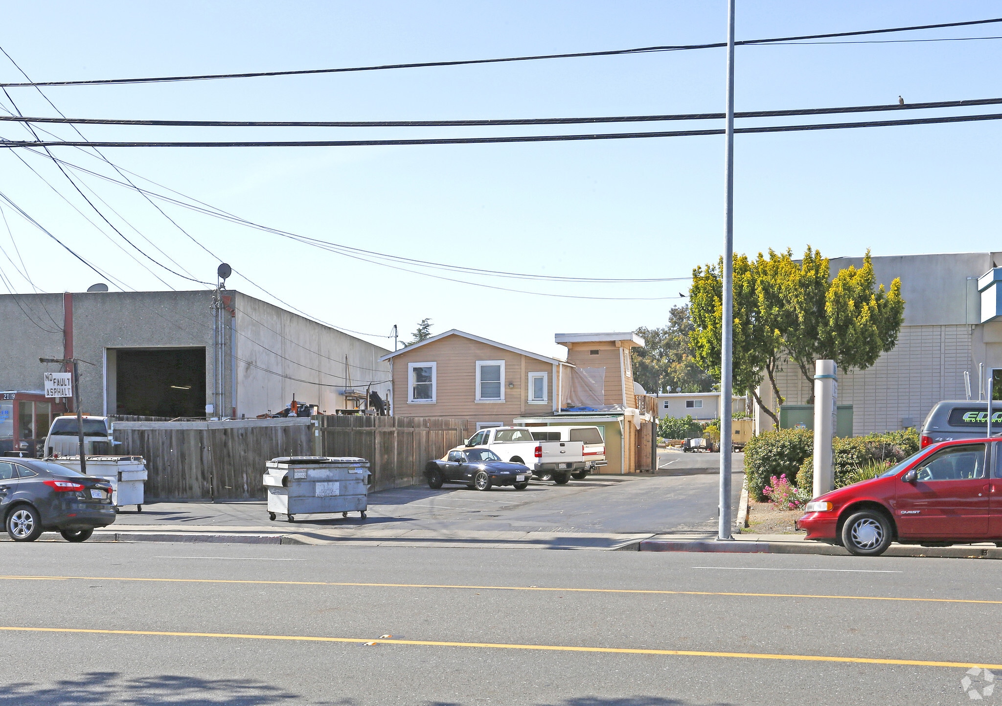2211 Old Middlefield Way, Mountain View, CA à louer Photo de l’immeuble– Image 1 sur 6