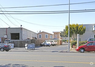 2211 Old Middlefield Way, Mountain View, CA à louer Photo de l’immeuble– Image 1 sur 6