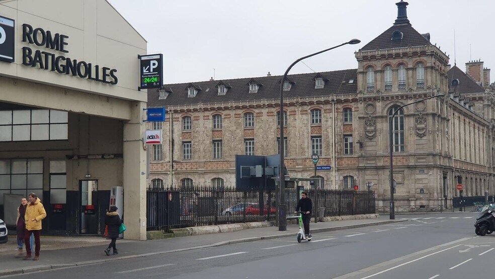 Local commercial dans Paris à louer - Photo de l’immeuble – Image 1 sur 3