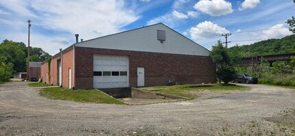 451 Millers Run Rd, Morgan, PA à louer Photo de l’immeuble– Image 1 sur 6