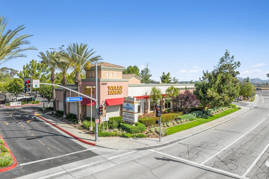 28007 Scott Rd, Murrieta, CA à louer - Photo de l’immeuble – Image 3 sur 8