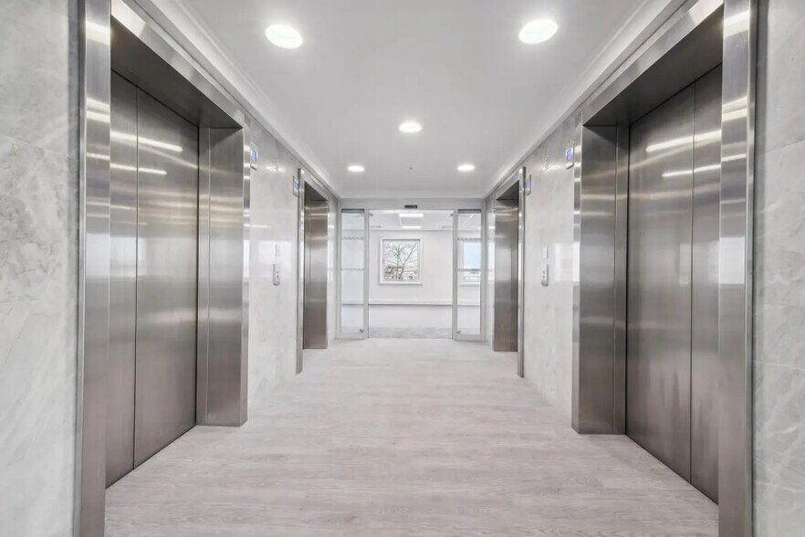 2 Place Des Vosges, Courbevoie à louer - Photo de l’immeuble – Image 3 sur 11