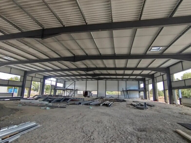 Local d'activités dans Portet-sur-Garonne à vendre - Photo de l’immeuble – Image 1 sur 9