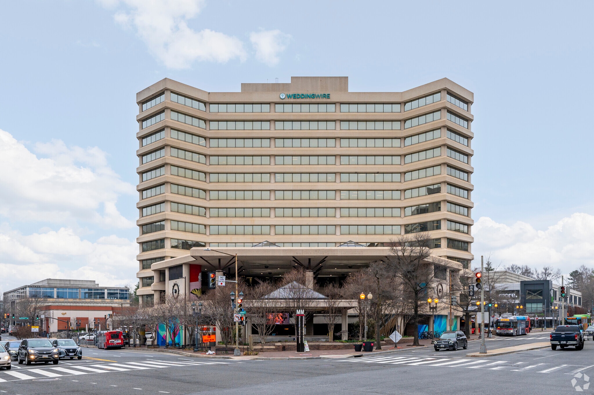 2 Wisconsin Cir, Chevy Chase, MD à louer Photo principale– Image 1 sur 20