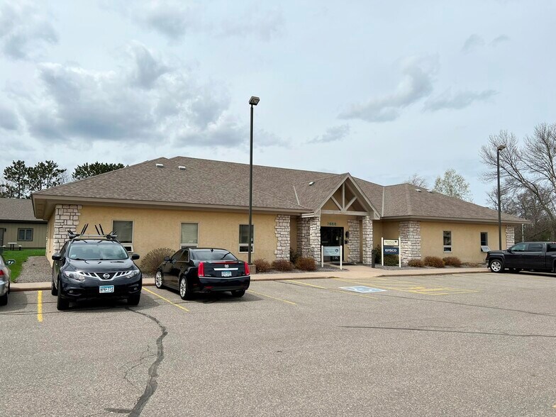 7658 Design Dr, Baxter, MN à louer - Photo principale – Image 1 sur 13