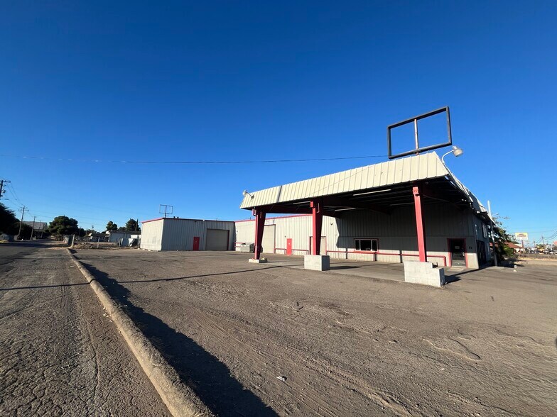 1743 E Pacheco Blvd, Los Banos, CA à vendre - Photo de l’immeuble – Image 1 sur 5