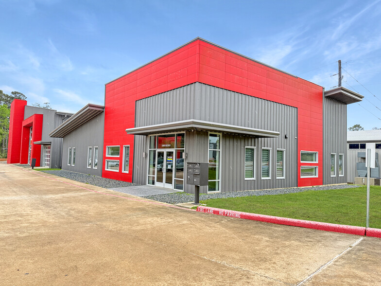32503 Tamina Rd, Magnolia, TX à louer - Photo de l’immeuble – Image 1 sur 5