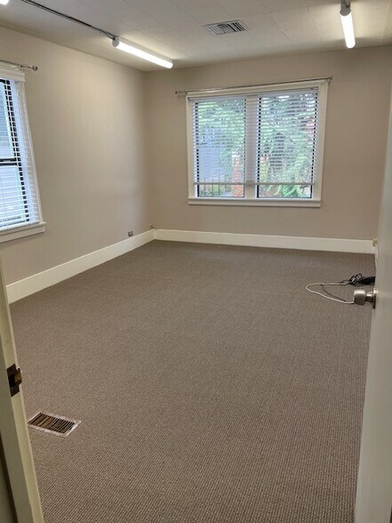 17-19 SW Gibbs St, Portland, OR à louer - Photo de l’immeuble – Image 2 sur 2