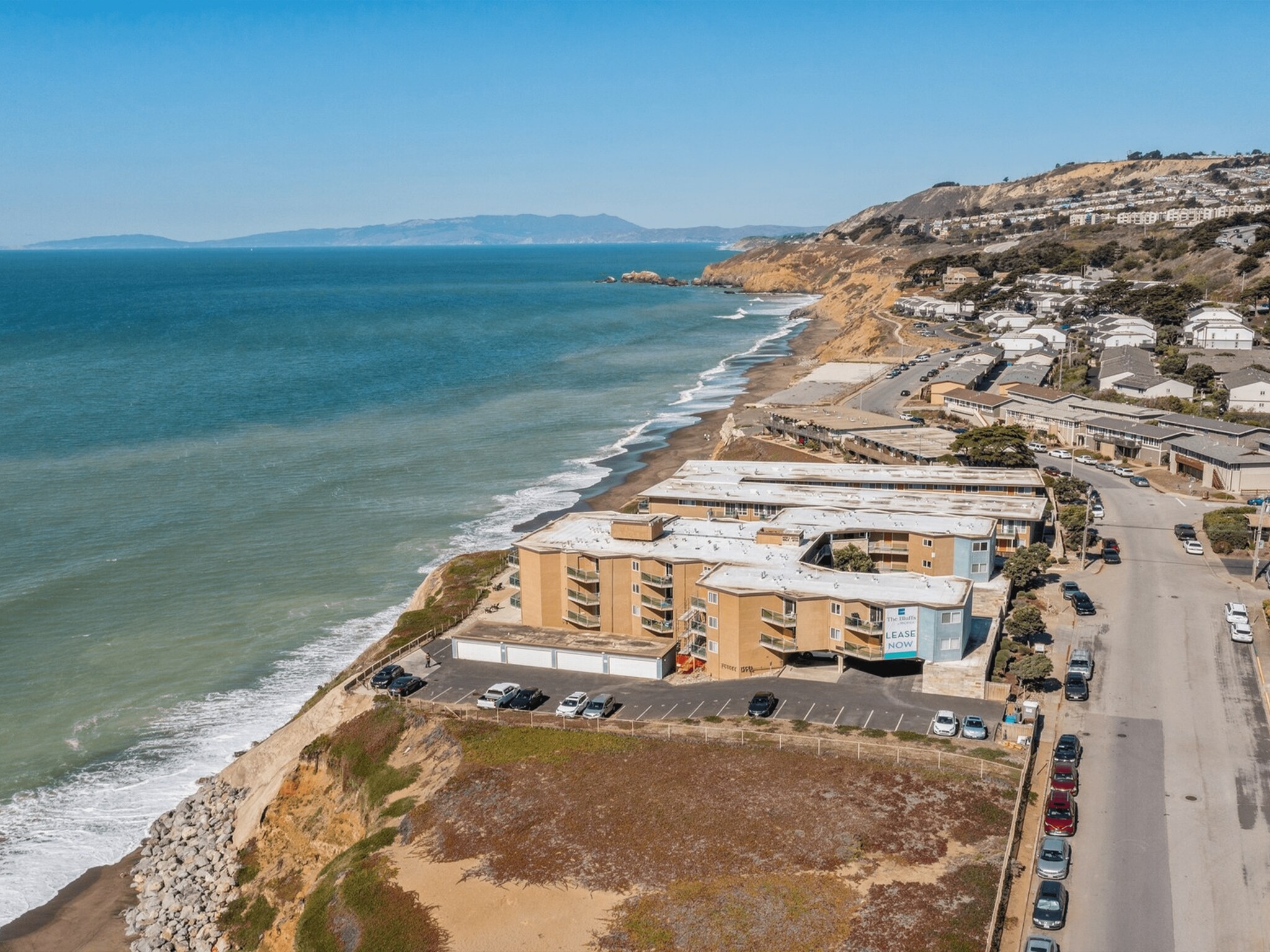 380 Esplanade Ave, Pacifica, CA à vendre Photo de l’immeuble– Image 1 sur 24