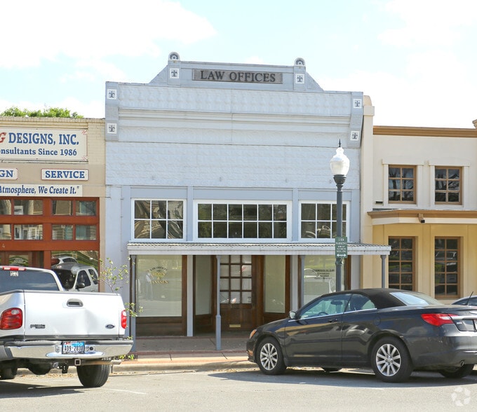 110 E San Antonio St, San Marcos, TX à vendre - Photo principale – Image 1 sur 4