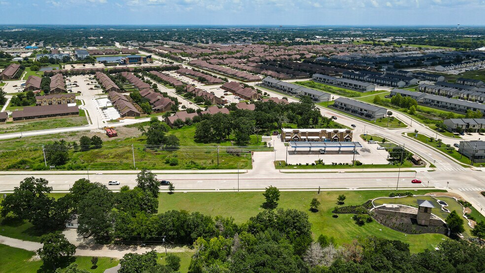 750 Deacon Dr W, College Station, TX à vendre - Photo de l’immeuble – Image 1 sur 13