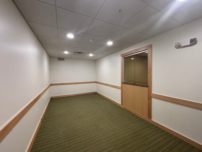 120 Washington St, Rochester, NH à louer - Photo de l’immeuble – Image 2 sur 4