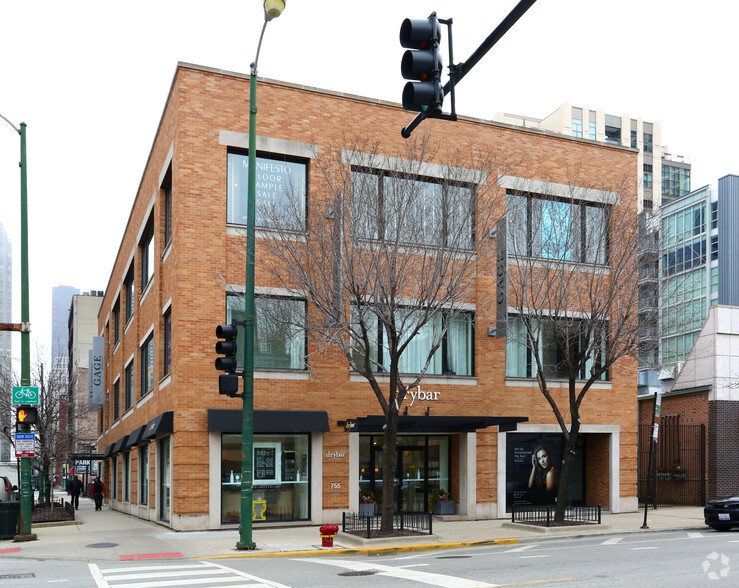 755 N Wells St, Chicago, IL à louer - Photo de l’immeuble – Image 3 sur 19