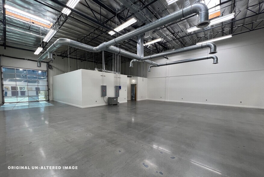 7500-7536 Tyrone Ave, Van Nuys, CA à vendre - Photo de l’immeuble – Image 2 sur 12