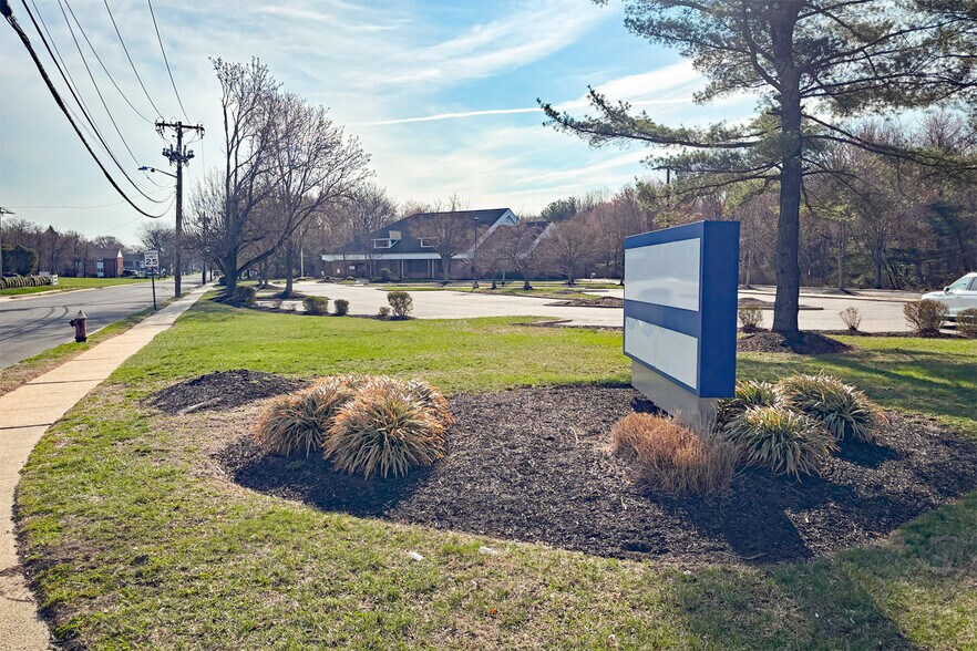 3111 Quakerbridge Rd, Trenton, NJ à vendre - Photo de l’immeuble – Image 2 sur 3