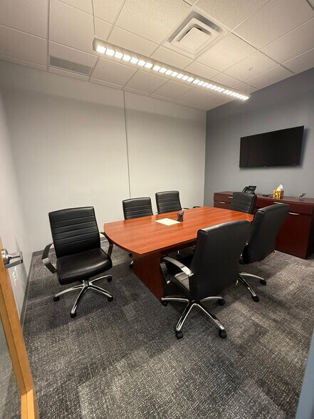 2212 Murray Ave, Pittsburgh, PA à louer - Photo intérieure – Image 1 sur 58