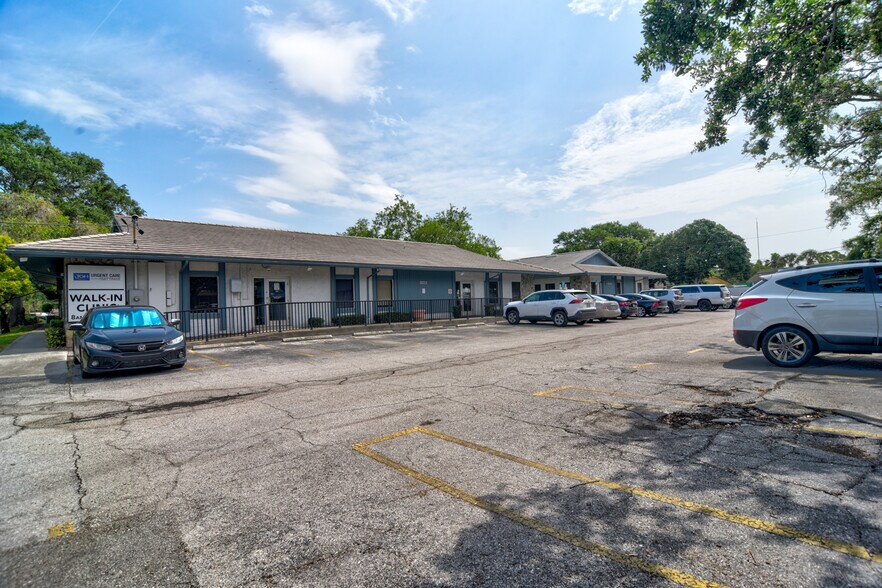 3275 66th St N, Saint Petersburg, FL à vendre - Photo de l’immeuble – Image 3 sur 45