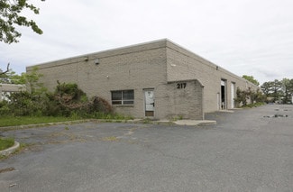 Plus de détails pour 217 Knickerbocker Ave, Bohemia, NY - Industriel/Logistique à louer