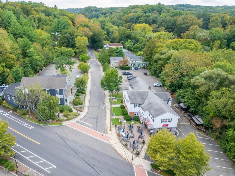 12 Old Mill Rd, Redding, CT à louer - Photo de l’immeuble – Image 2 sur 10