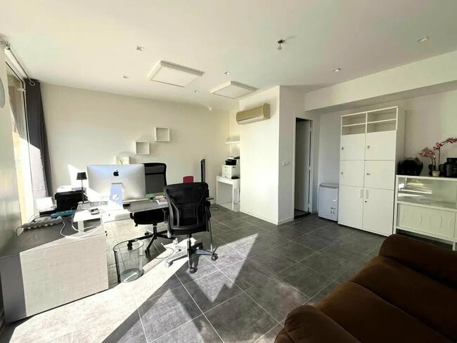 Plus de détails pour Local commercial à vendre