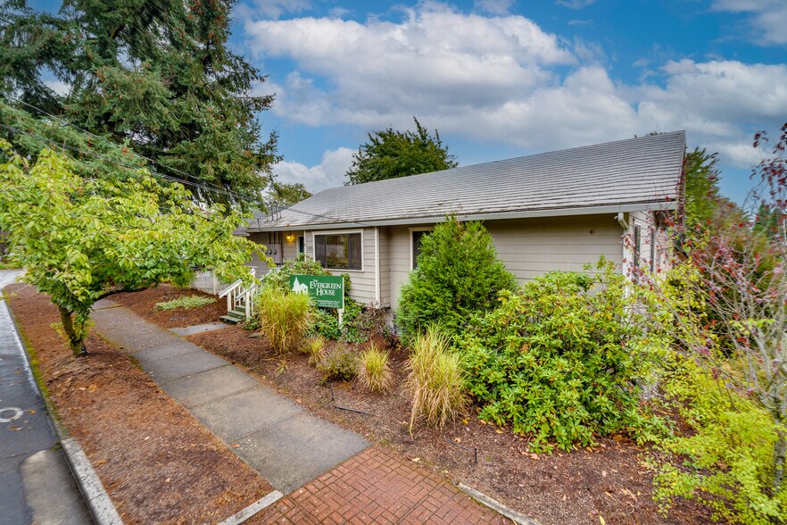 1701 E Evergreen Blvd, Vancouver, WA à louer - Photo de l’immeuble – Image 2 sur 7