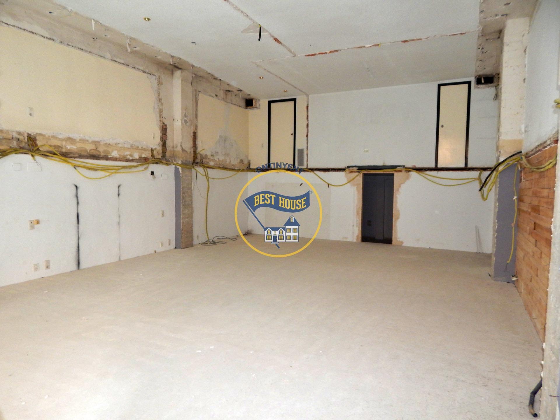 Local commercial dans Ontinyent, Valencia à louer Photo principale– Image 1 sur 12