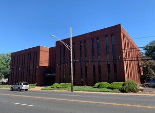 100 Morris Ave, Springfield, NJ à louer Photo intérieure– Image 1 sur 7