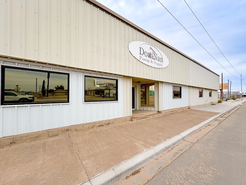 200 N Pine St, Kermit, TX à vendre - Photo de l’immeuble – Image 2 sur 31