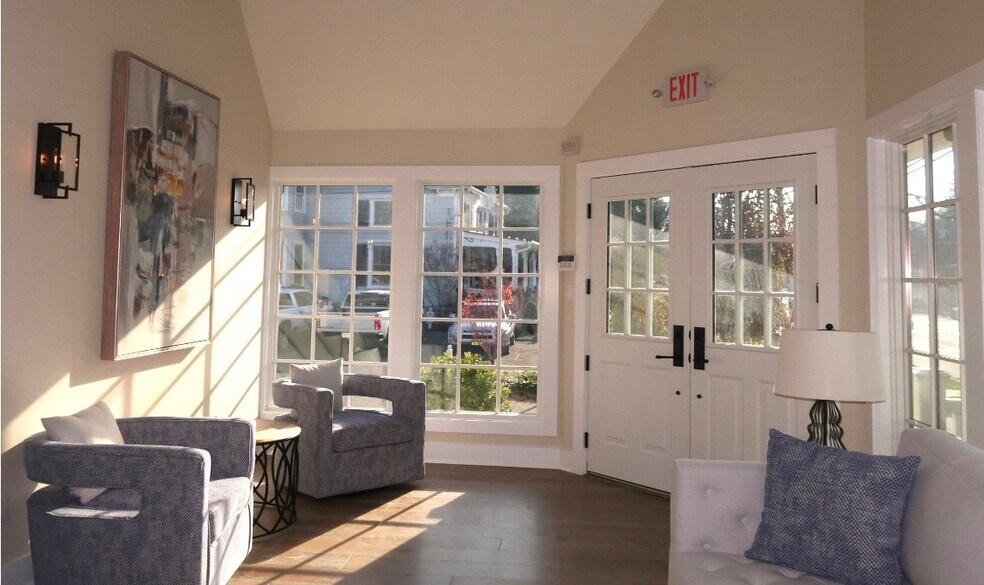 189 South St, Oyster Bay, NY à louer - Photo de l’immeuble – Image 3 sur 12