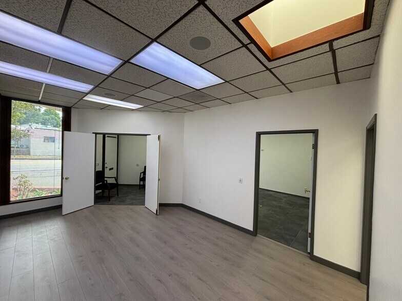 1112 Colorado Blvd, Los Angeles, CA à louer - Photo de l’immeuble – Image 3 sur 14