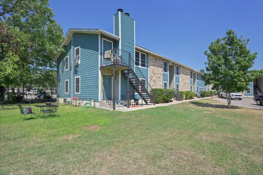 829 Park Plz, Austin, TX à vendre - Photo de l’immeuble – Image 1 sur 23