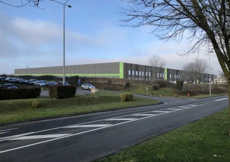 Industriel/Logistique dans Allonne à louer Photo de l’immeuble– Image 1 sur 2