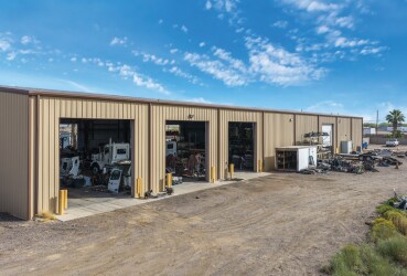 5240 S 43rd Ave, Phoenix, AZ à louer - Photo de l’immeuble – Image 3 sur 9