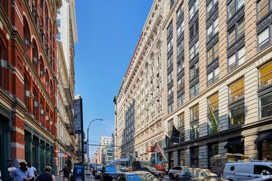 584-590 Broadway, New York, NY à louer - Photo de l’immeuble – Image 1 sur 1