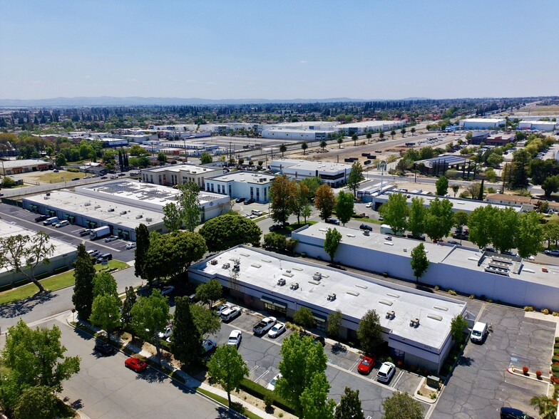 8776 Helms Ave, Rancho Cucamonga, CA à vendre - Photo de l’immeuble – Image 3 sur 8