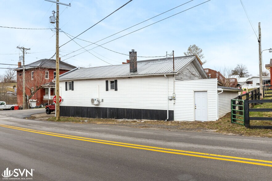 211 Waco Loop Rd, Waco, KY à vendre - Photo de l’immeuble – Image 2 sur 10
