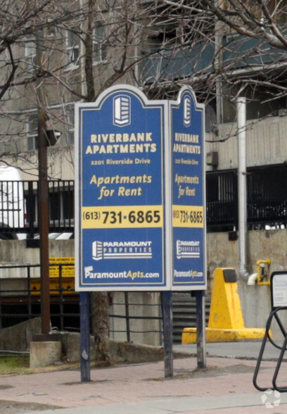 2201 Riverside Dr, Ottawa, ON à louer - Photo de l’immeuble – Image 2 sur 4